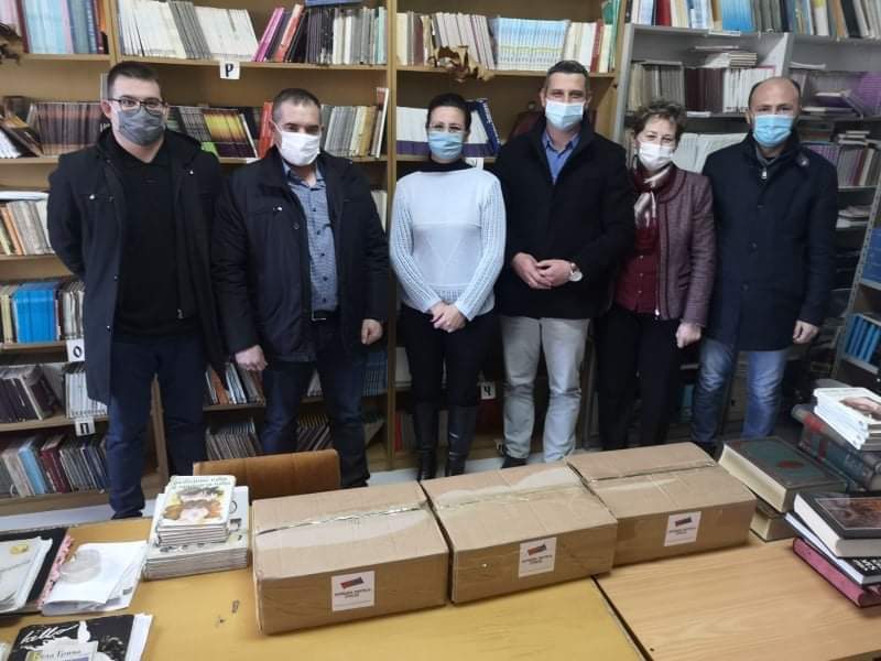 PROSLAVA SAVINDANA U MODRIČI: Predstavnicima škola uručeni su prigodni paketi knjiga
