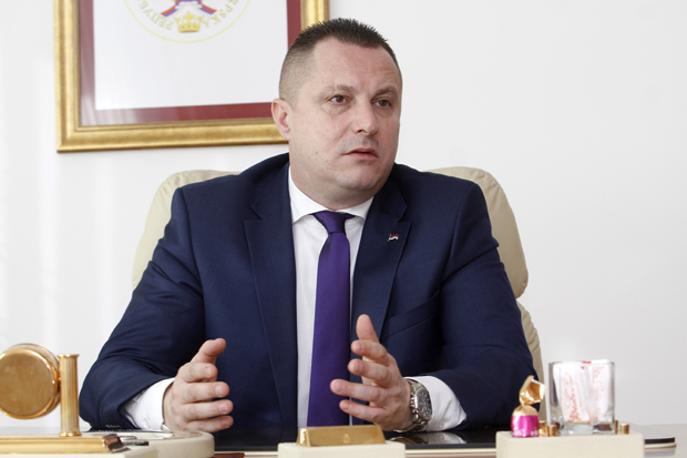 DODJELA PODSTICAJA: Petričević potpisao ugovore sa tri najbolje rangirana privredna subjekta