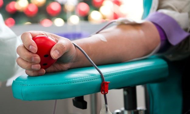 ВАТЕРАНИ ПОКАЗАЛИ ХУМАНОСТ: Припадници Петог одреда специјане бригаде МУП-а РС донирали 40 доза крви