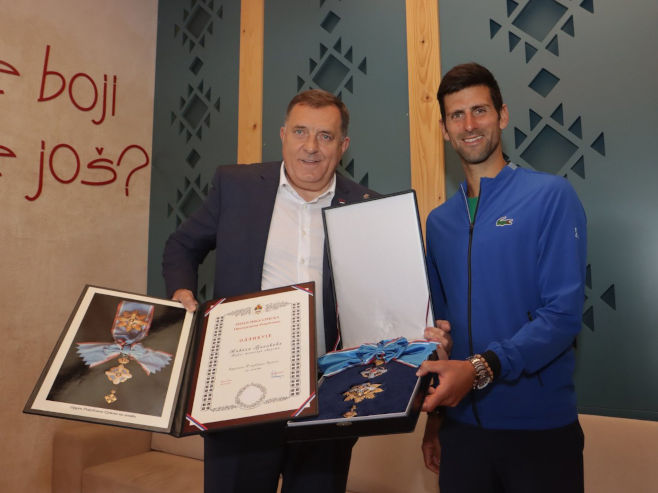 NOVAK JE PONOS NACIJE: Dodik uputio pismo podrške teniseru
