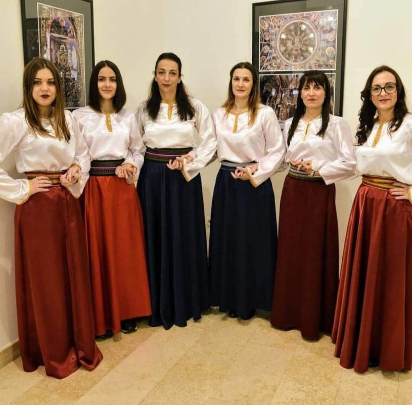 DAN REPUBLIKE SRPSKE U BRČKOM: Koncert Bosiljka i bakljada