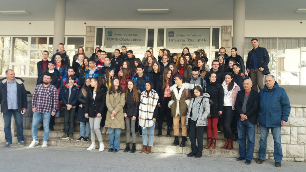УЧЕНИЦИ ИЗ СРПСКЕ И СРБИЈЕ: Окупили се на зимској школи физике