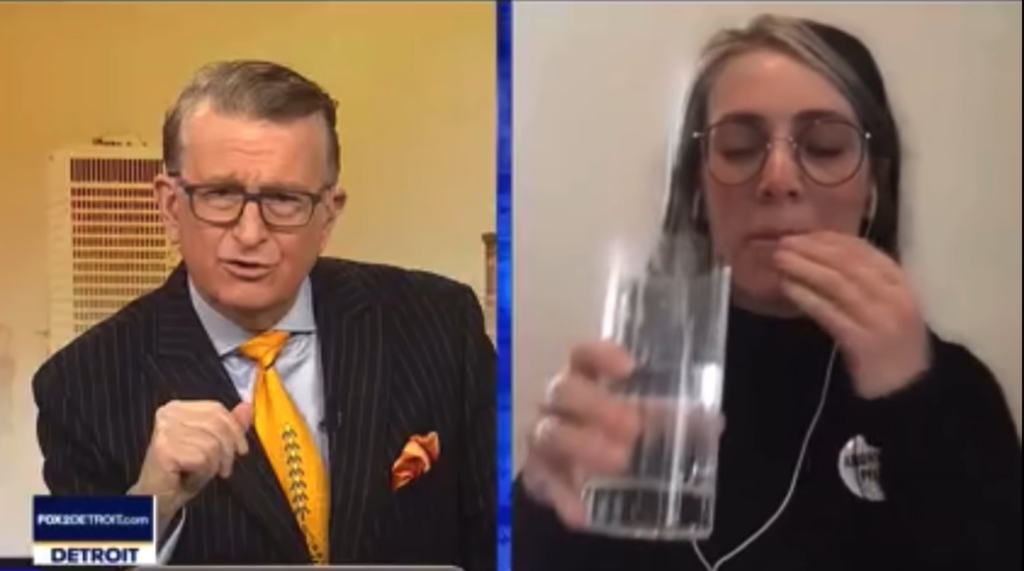 АБОРТУС УЖИВО НА АМЕРИЧКОЈ ТВ: Бивша портпаролка сатаниног храма током интервјуа испила паклену пилулу (ВИДЕО)