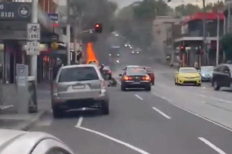 ŠOKANTAN PRIZOR U AUSTRALIJI: Muškarac se zapalio zbog restrikcija