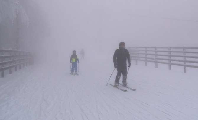 POTRAGA U MAKEDONIJI: 30 skijaša izgubljeno u gustoj magli