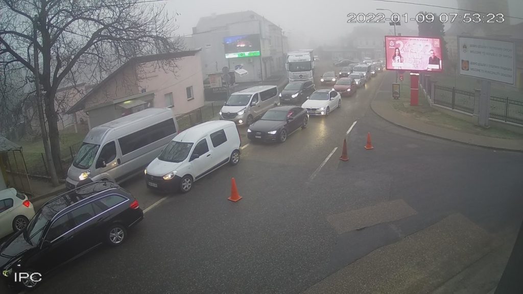 STANJE NA PUTEVIMA U REPUBLICI SRPSKOJ: Vlažni kolovozi, gužve na granicma