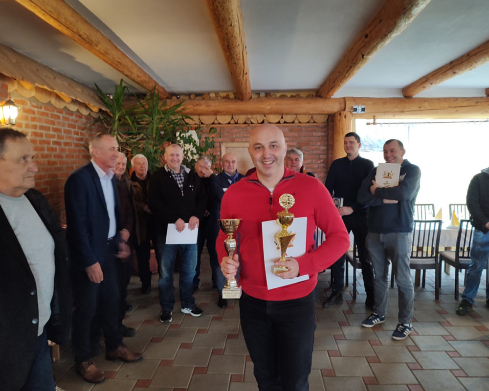 MEMORIJALNI ŠAHOVSKI TURNIR: Siniša Adžić odnio pobjedu