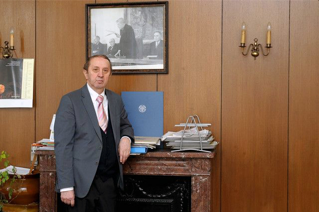 TANASIĆ PORUČIO: Srpskom jeziku i pismu vratiti status nosilaca identiteta