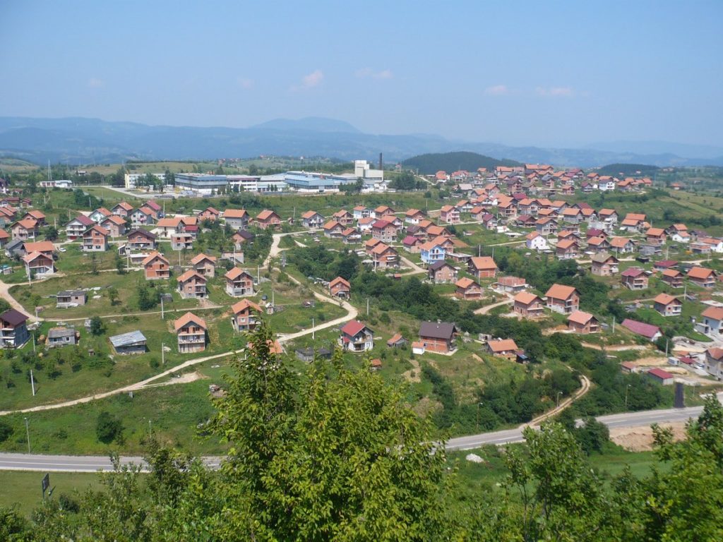 RASVJETA I NOVI ASFALT: Projekti u nekoliko lokalnih zajednica na području Vlasenice