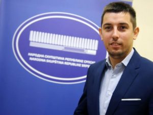 ГОСПОДИН ЈА: Денис Шулић се нашалио на свој рачун за 1. април (ФОТО)