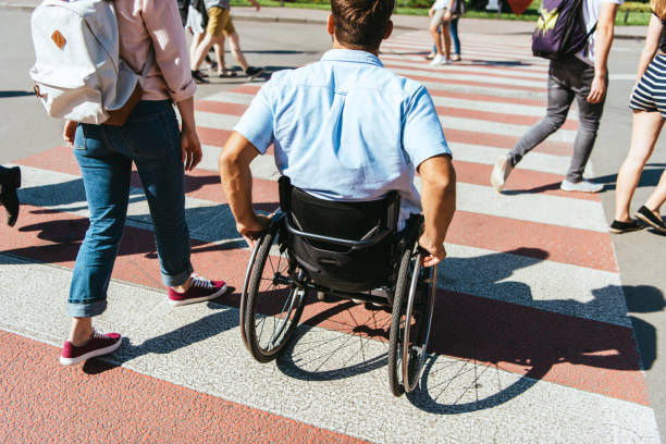 TUKAO GA ŠAKAMA I NOGAMA: Pijan oborio invalida u kolicima, nanio mu teške tjelesne povrede