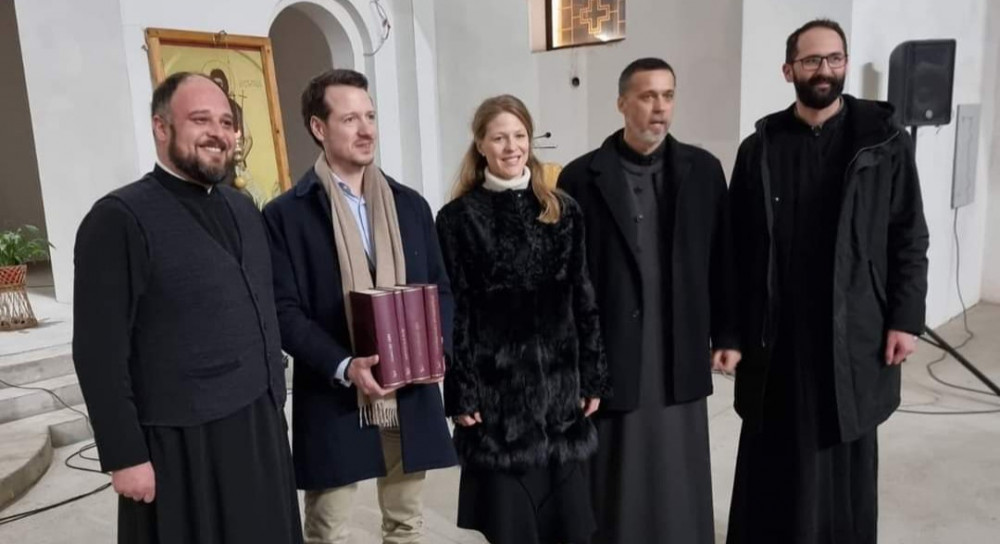 FILIP KARAĐORĐEVIĆ NA PALAMA: Sa porodicom obišao Hram Sabora Svetog arhangela Gavrila