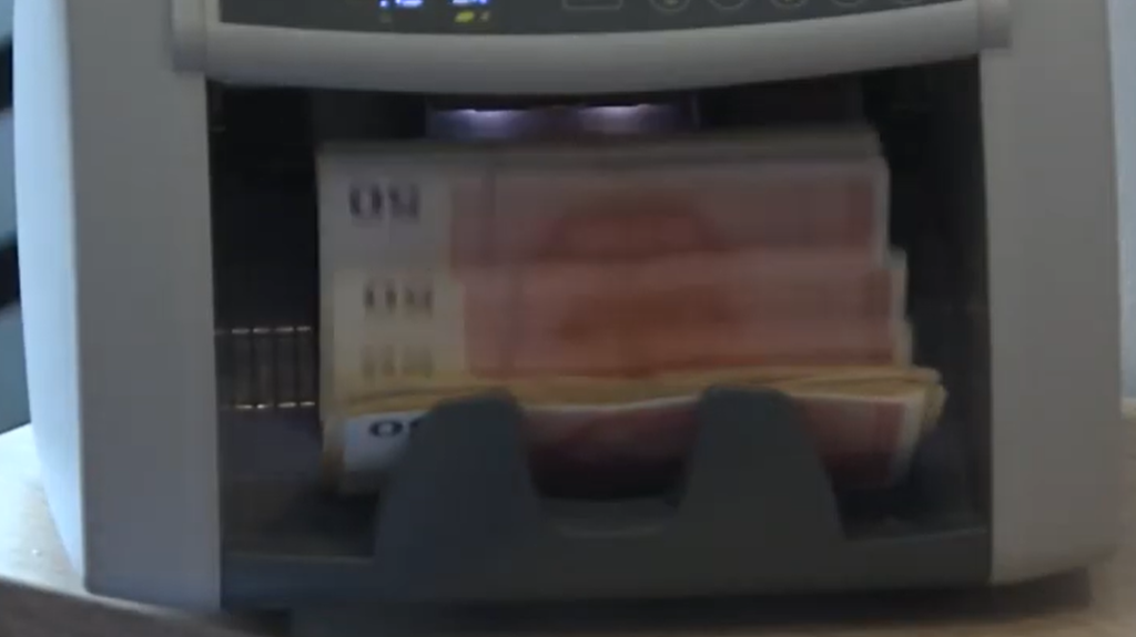 DOBRE VIJESTI ZA NAJSTARIJU POPULACIJU U SRPSKOJ: Penzionerima će biti isplaćene dvije decembarske penzije, evo i kada