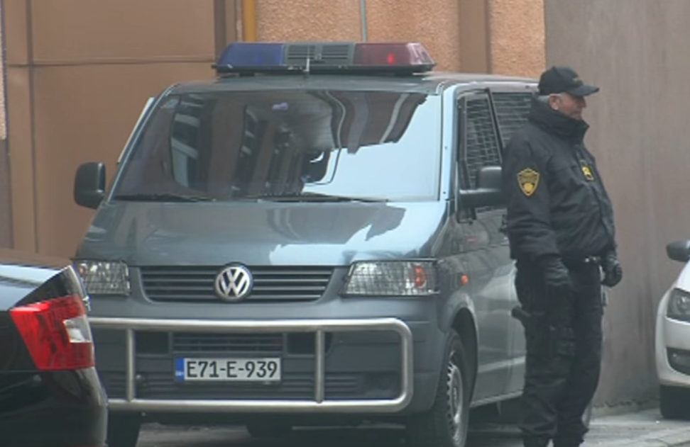 DIREKTOR GRANIČNE POLICIJE TUŽI VLADU FBiH: Suđenje odgođeno zbog dojave o bombi