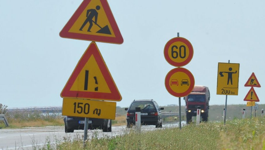 OBNOVA SAOBRAĆAJNIH ZNAKOVA U BANJALUCI: Na putnu signalizaciju potrošeno 115.000 KM