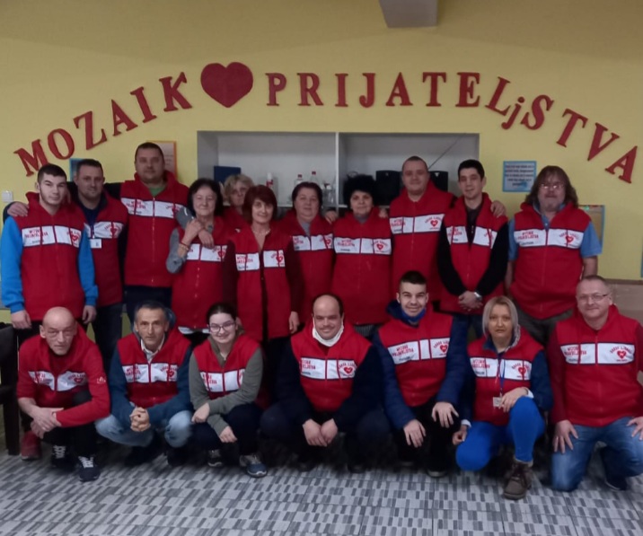ВРИЈЕДНА ДОНАЦИЈА: Бањалучани из Швајцарске уручили помоћ „Мозаику пријатељства“
