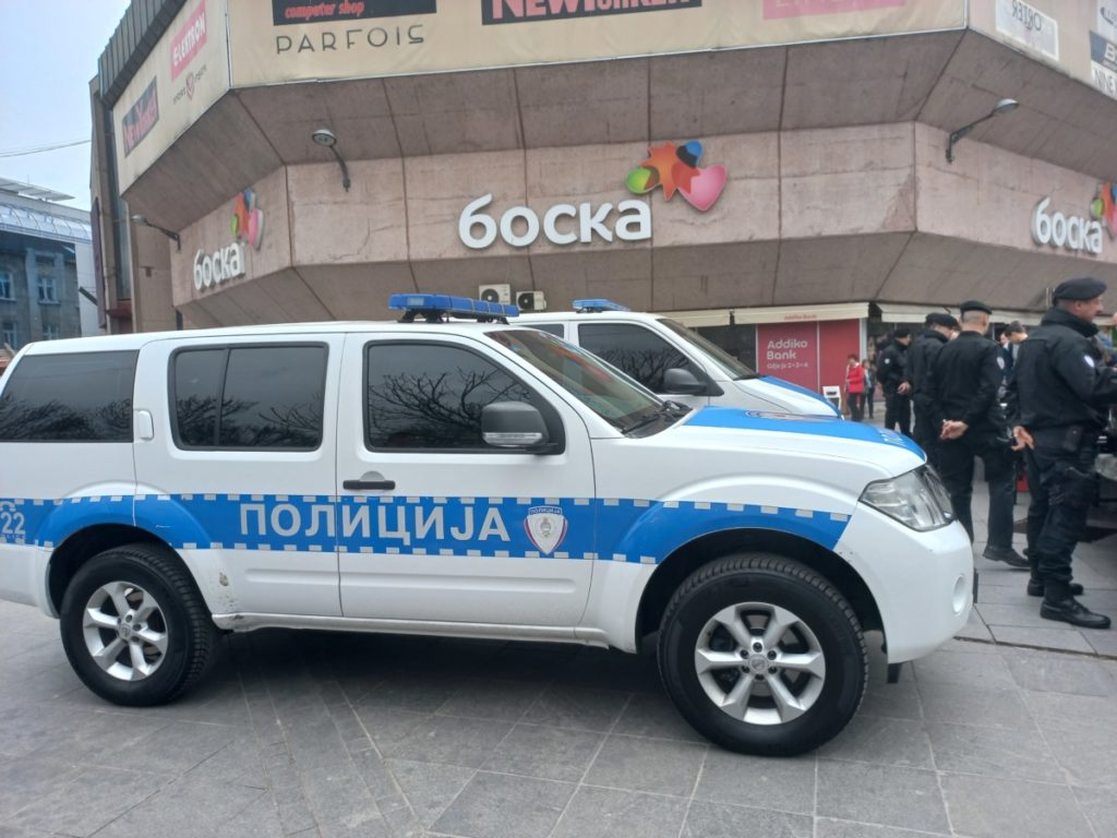 „ORUŽJE NE ŠTITI, ORUŽJE UBIJA“ Policijska uprava Banjaluka drži predavanje srednjoškolcima