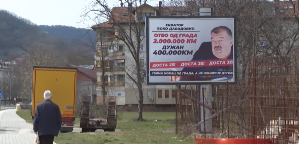 СТАНИВУКОВИЋ ДОНИО ОШТРЕ МЈЕРЕ: Давидовић освануо на билборду