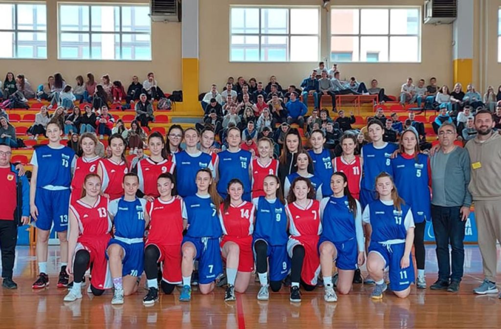 BANJALUČANI OSVOJILI PRVO MJESTO: Održano regionalno takmičenje srednjoškolaca u košarci