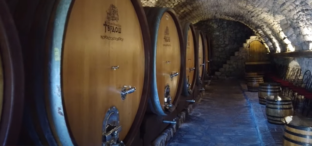 NAJUSPJEŠNIJA VINARIJA U SRPSKOJ: Manastir Tvrdoš čuven po vinima