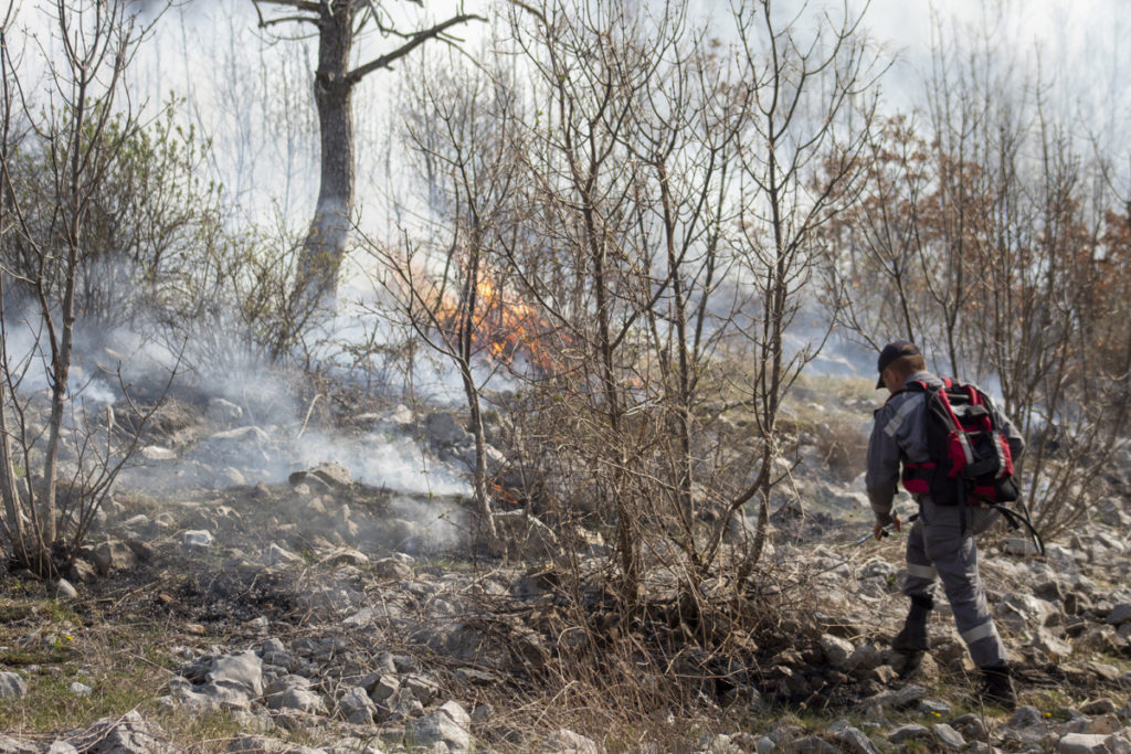VATROGASCI IMAJU PUNE RUKE POSLA: Još jedan požar u Trebinju