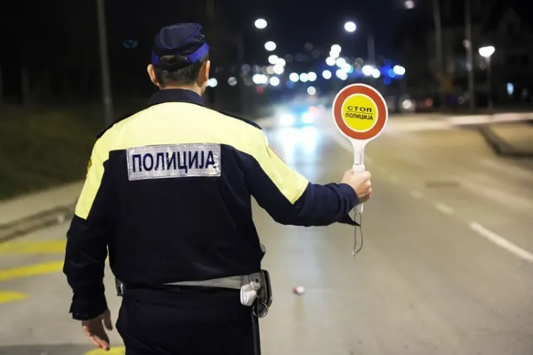 ODBIO TEST NA OPOJNE DROGE: Banjalučanin uhapšen jer je sa 100 KM htio da podmiti policiju
