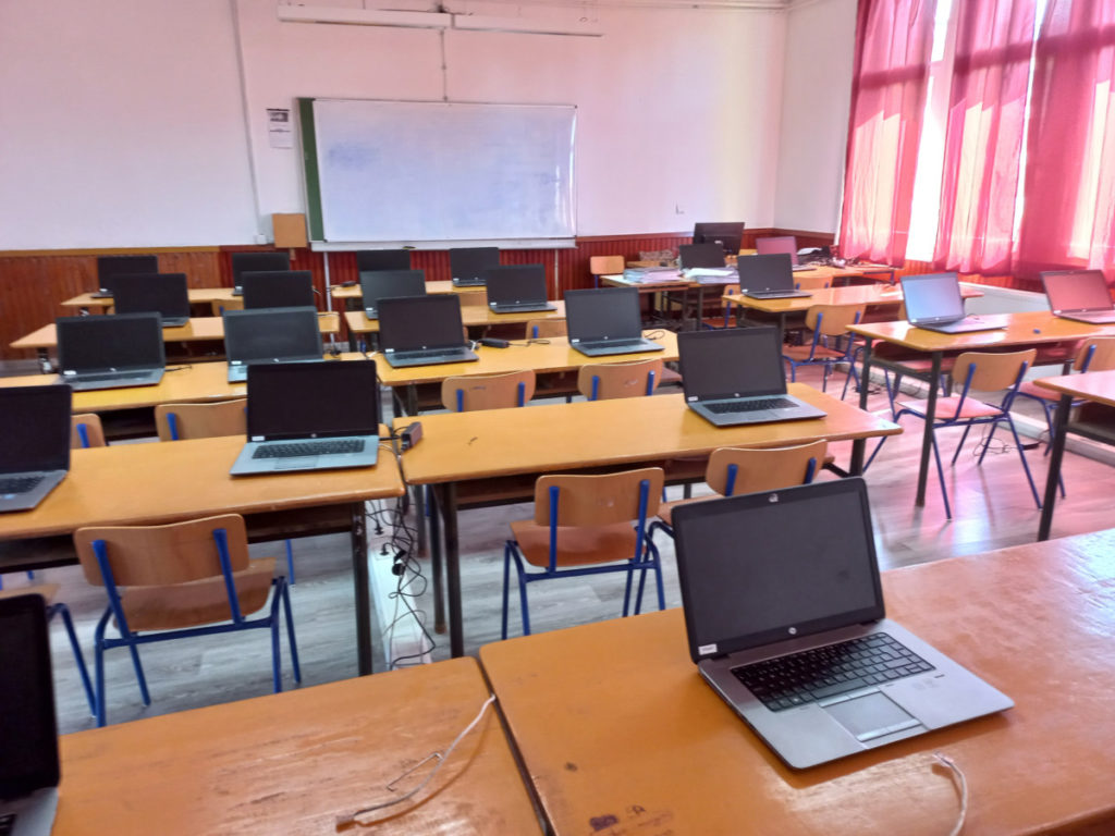 MODERNIZACIJA NASTAVE U SRPSKOJ: Sve više elektronskih kabineta u školama