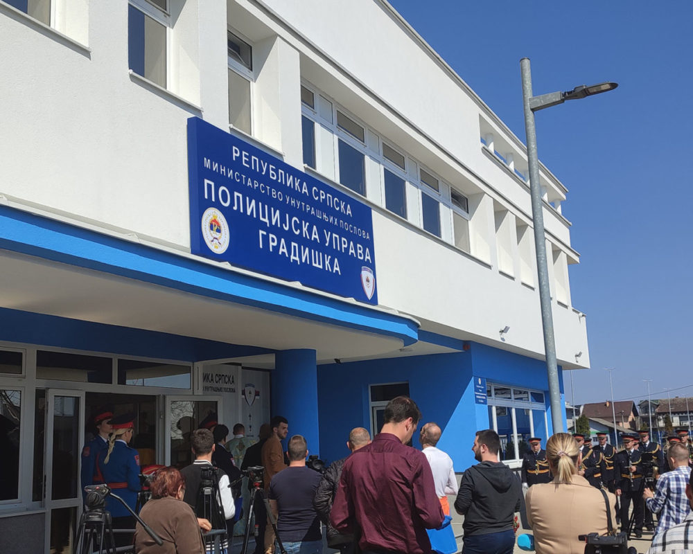 NOBI OBJEKAT POLICIJSKE UPRAVE GRADIŠKA: Vrpcu presjekli Lukač, Kostrešević i Škorić