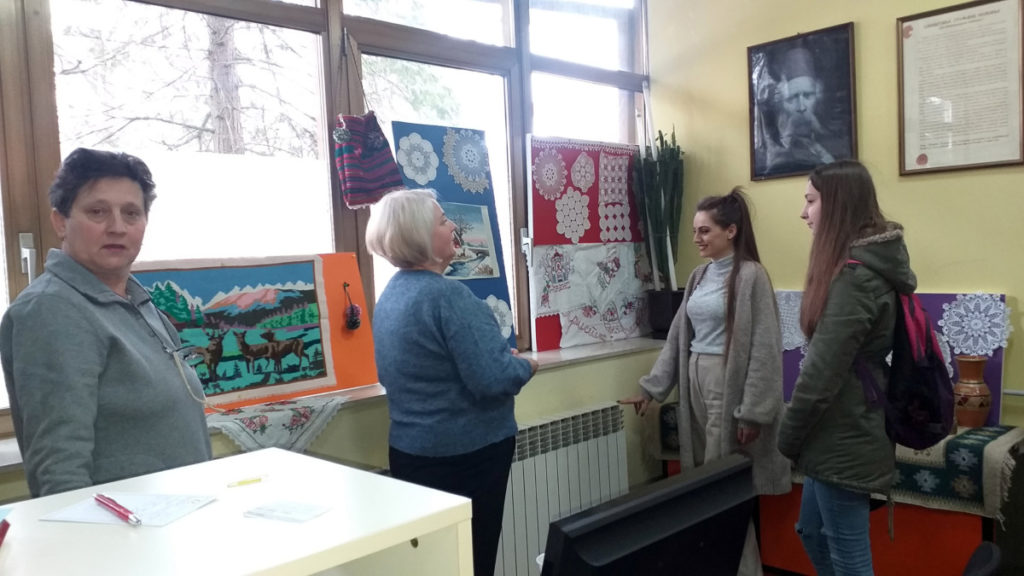 „VRIJEDNE RUKE – STARI ZANATI“: Otvorena izložba ručnih radova