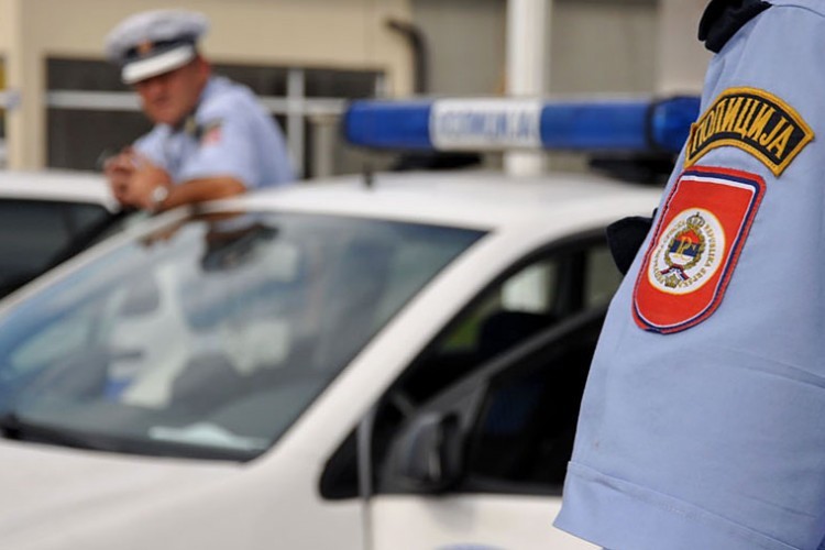 POLICIJA IMALA PUNE RUKE POSLA PROTEKLOG VIKENDA: Hapsili zbog droge i alkohola