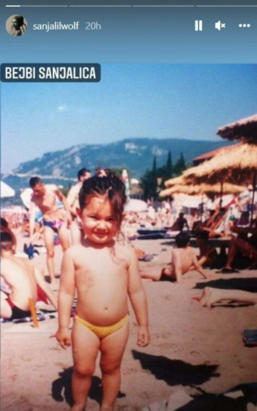 ПЈЕВАЧИЦА ПОДЈЕЛИЛА СЛИКУ ИЗ ДЈЕТИНСТВА: Препознајете ли атратктивну цркну?