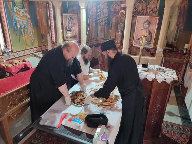 UZNEMIRUJUĆE FOTOGRAFIJE: Pronađene mošti monaštva kod manastira Rmanj (FOTO)