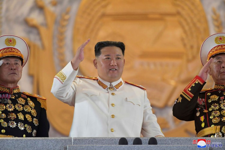 КИМ МОБИЛИСАО МЛАДЕ СНАГЕ: Сјеверна Кореја напредује упркос најтежим изазовима