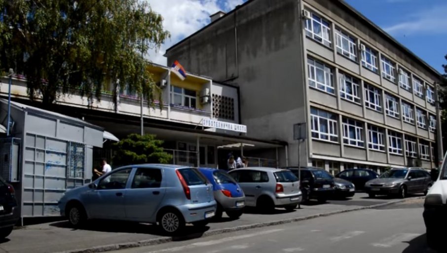ПОЛИЦИЈА НА НОГАМА: Дојаве о бомби стигле у 20 београдских школа