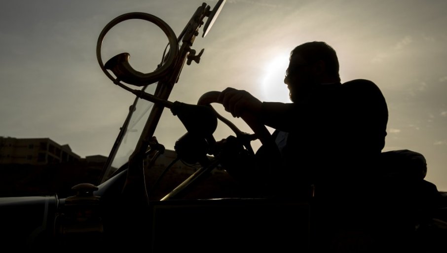 СТРАШНА ТРАГЕДИЈА У ЕГИПТУ: Погинуло осоморо дјеце у превртању трицикла