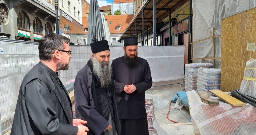 POČELA OBNOVA SVETINJE: Patrijarh Porfirije posjetio hram Preobraženja Gospodnjeg u Hrvatskoj