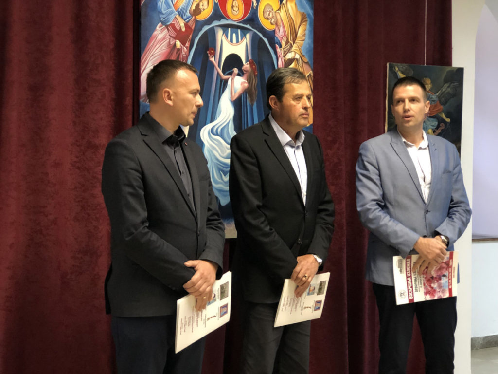 БИЈЕЉИНА НАСТАВЉА ТРАДИЦИЈУ: На васкршњој изложби представљена дјела 32 аутора (ФОТО)