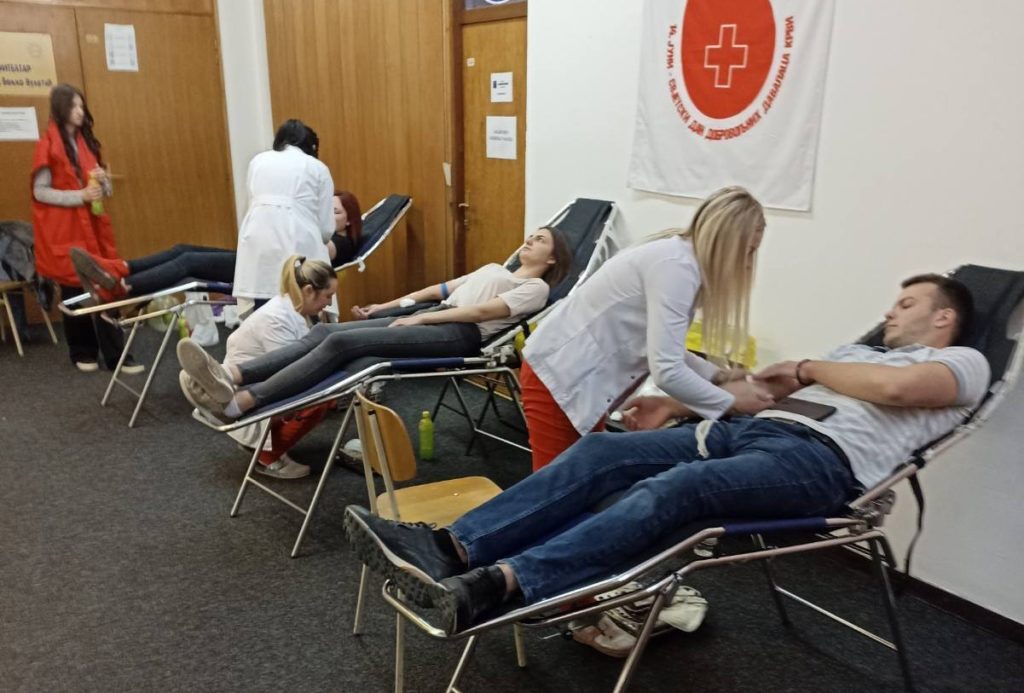 STUDENTI POKAZALI HUMANOST: Više od 60 prijavljenih dobrovoljnih davalaca krvi