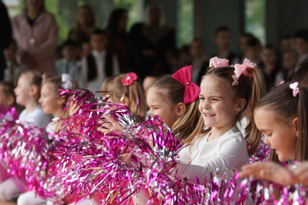 „NAJMLAĐI VOLJENOM GRADU“: Mališani pjevali u čast Banja Luke