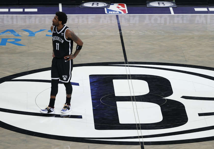 SKANDAL U NBA: Irving pokazivao srednji prst navijačima Bostona (VIDEO)