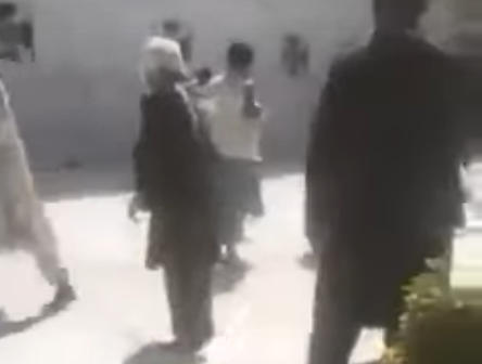 EKSPLOZIJA U DŽAMIJI: Najmanje šest povrijeđenih u Kabulu (VIDEO)