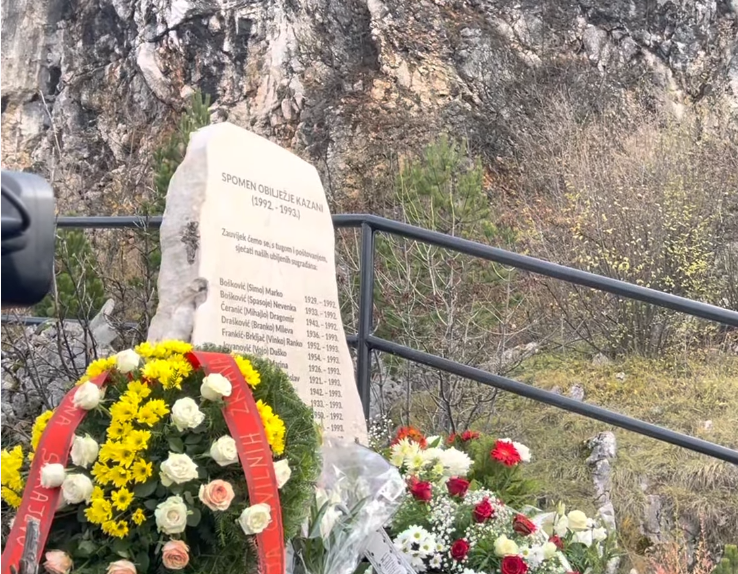 ЋОСИЋ ОДГОВОРИО КАРИЋЕВОЈ: Споменик на Казанима је омаловажавање српских жртава