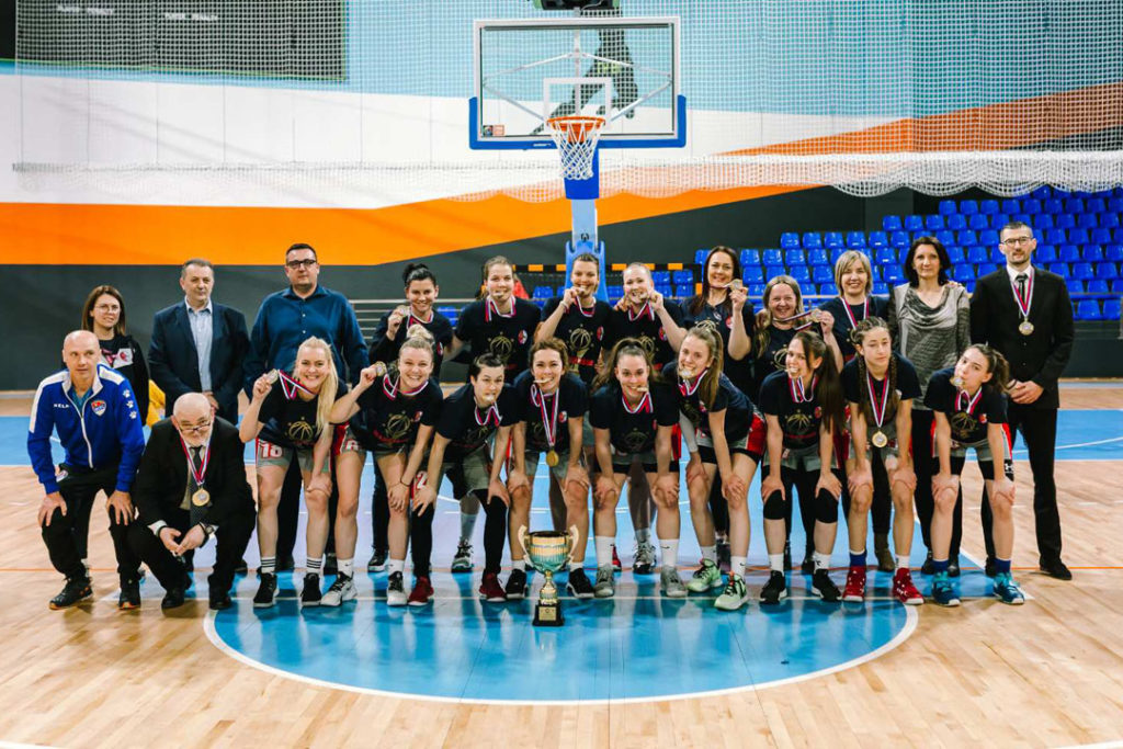 GRADIŠKA SLAVI ŠAMPIONKE: Košarkašice Kozare prvakinje Republike Srpske