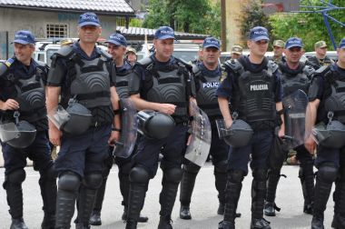 UHAPŠENO 19 OSOBA: Policijska akcija u Zenici i Kaknju zbog utaje poreza