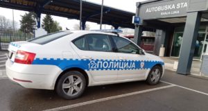 BANJALUČANINU ODUZET AUTOMOBIL: Vozio bez vozačke, a za kazne „nakupio“ preko 11 hiljada KM