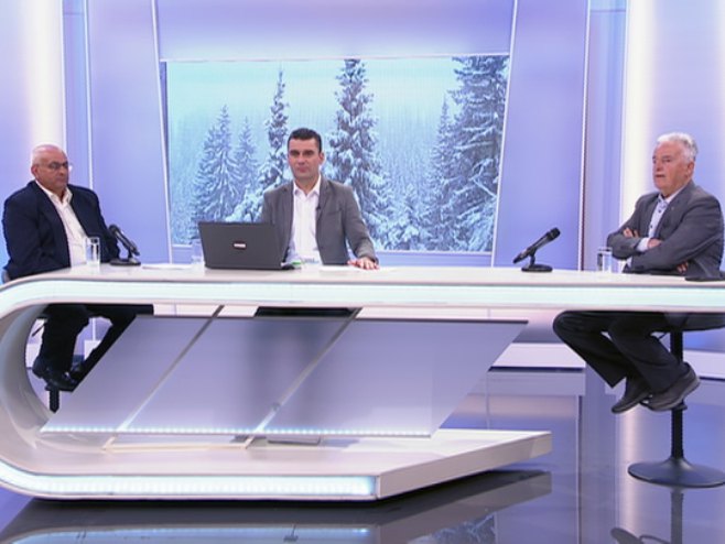 БОРЦИ ПРЕД СКУП „СЛОБОДА“ ПОРУЧУЈУ: Нећемо дозволити притиске на Српску