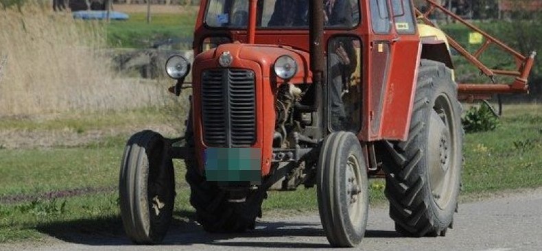 ПОГИНУЛО ЈЕДНО ЛИЦЕ КОД НОВОГ ГРАДА: Управљање трактором се отело контроли
