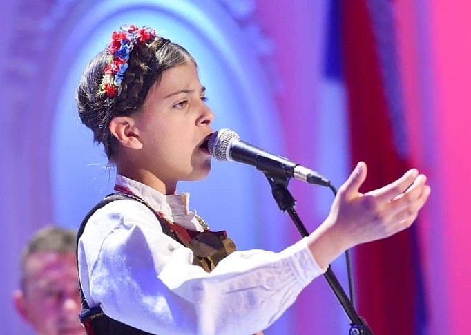ANĐEOSKI GLAS „VILE SA KOŠARA“: Djevojčica Pavlina oduševila Banjalučane na koncertu (FOTO)
