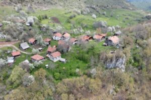 ИЗУМИРУ СЕЛА И ПОЉОПРИВРЕДА: Цијене воћа и поврћа у БиХ драстично расту због увоза