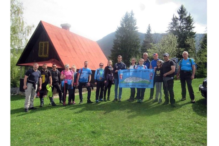 PLANINARI U NOVAKOVOJ PEĆINI: Grupa oduševljena prirodnim atrakcijama Romanije